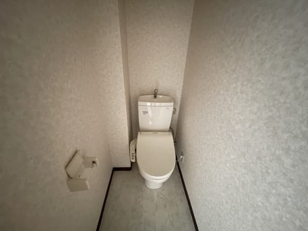 Room image 9