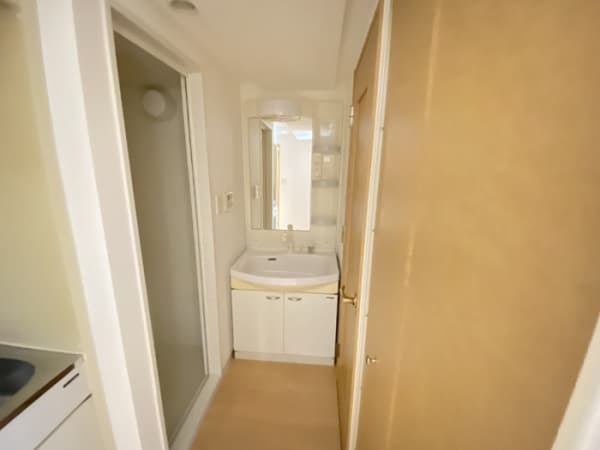 Room image 12