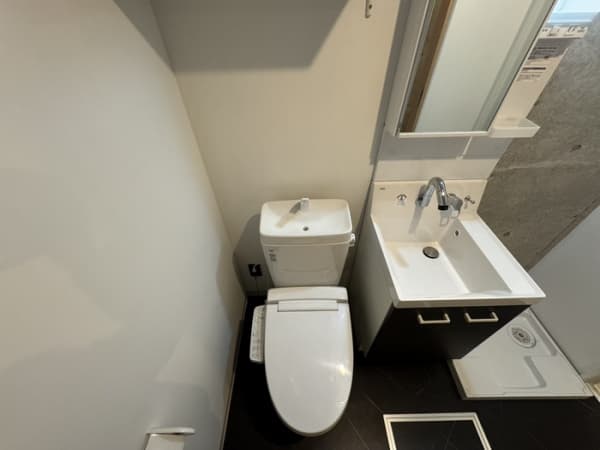 Room image 9