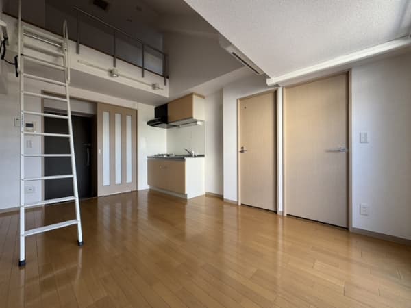 Room image 8