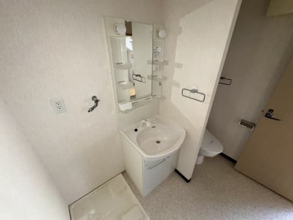 Room image 12