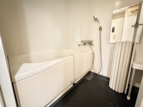 Room image 9