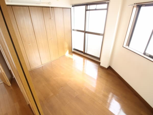 Room image 11