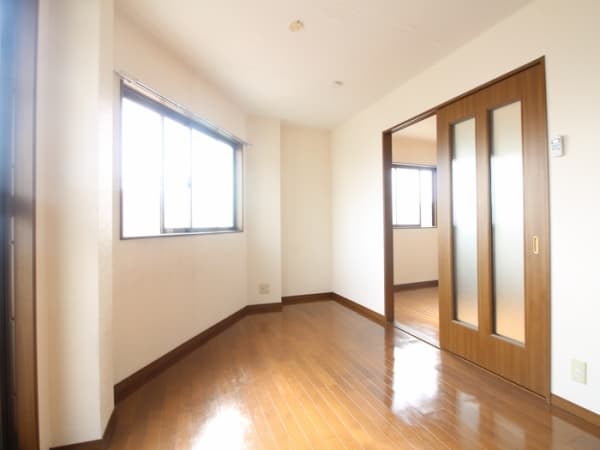 Room image 13