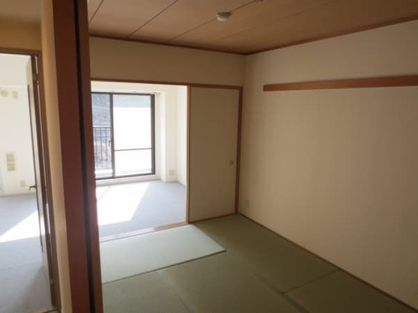 Room image 12