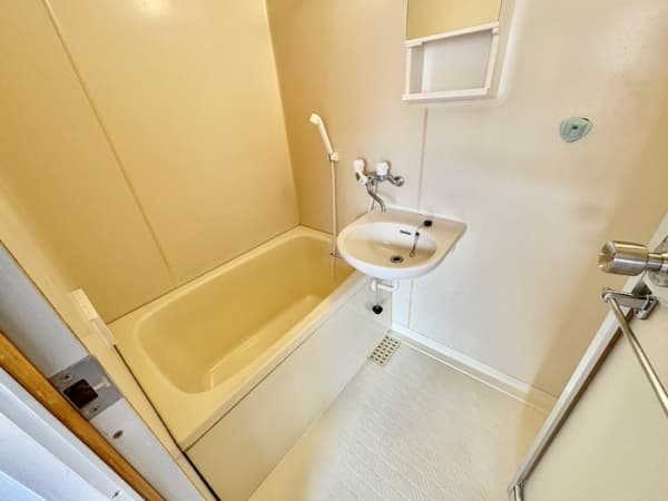 Room image 12