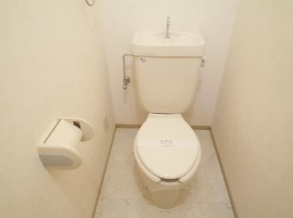 Room image 8