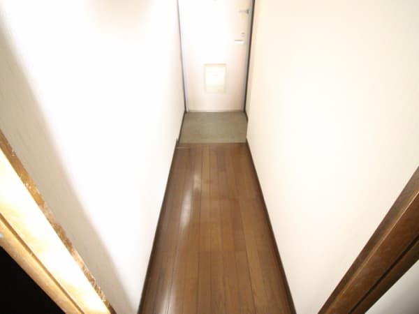 Room image 12