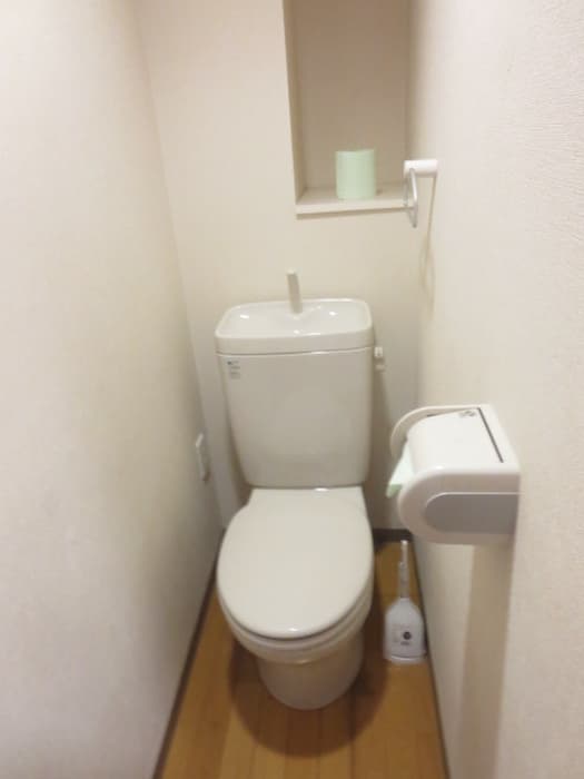 Room image 8