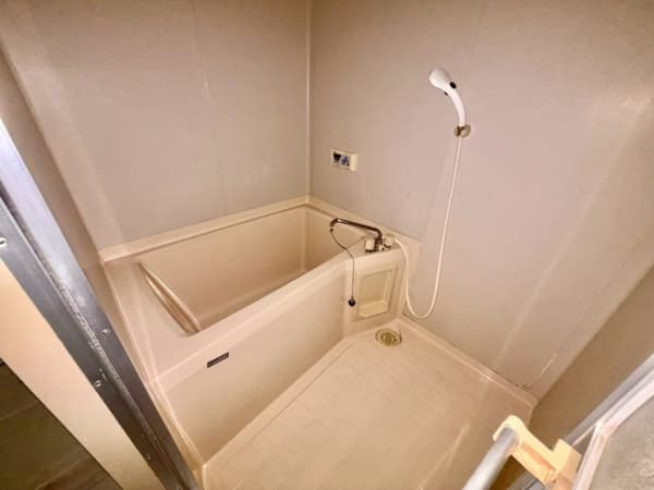 Room image 8
