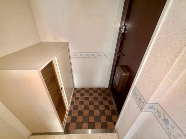 Room image 12