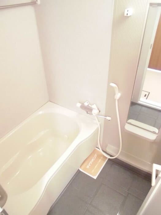 Room image 8