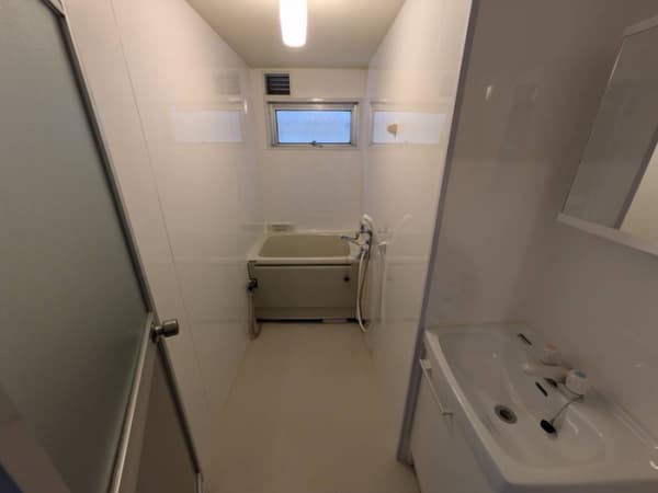 Room image 8