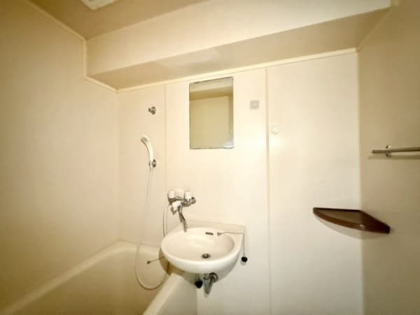 Room image 10