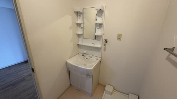 Room image 13