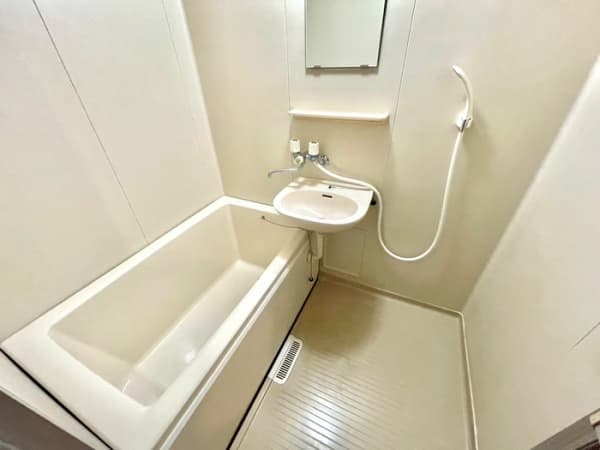 Room image 10