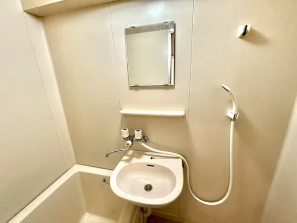 Room image 12