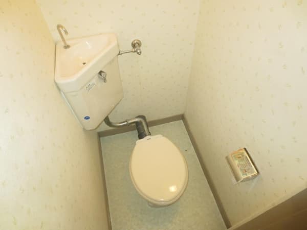Room image 8