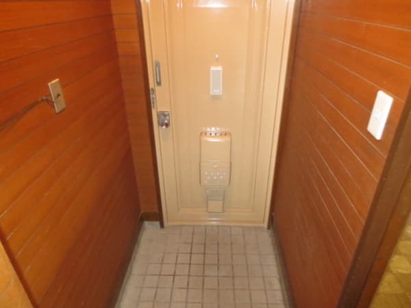 Room image 13