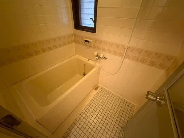 Room image 8