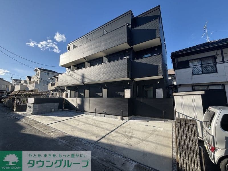 Main exterior of Rb Soleil Nanari