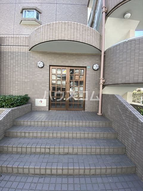 Room image 12