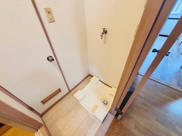 Room image 12