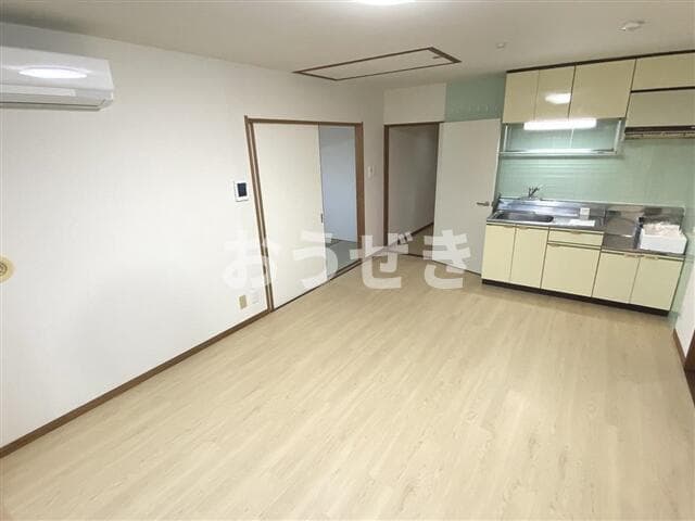 Preview interior of Sky Lark Town Building No. 2   KM 🌳