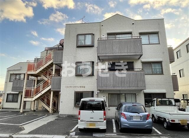 Main exterior of Sky Lark Town Building No. 2   KM 🌳