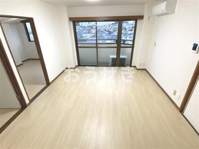 Preview interior of Sky Lark Town Building No. 2   KM 🌳