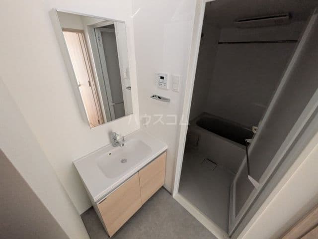 Room image 9