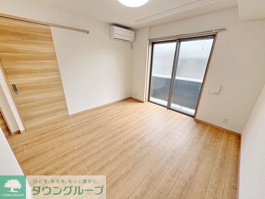 Preview interior of Amour Tana 201 