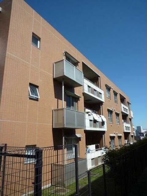 Main exterior of Hatsune Mansion 202  