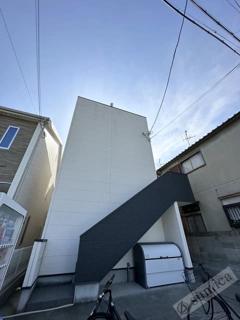 Main exterior of Rb Merveille