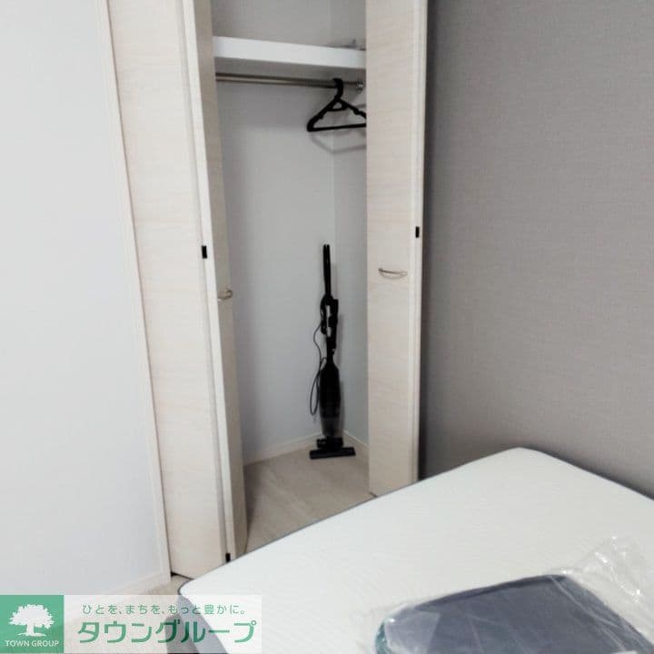Room image 8