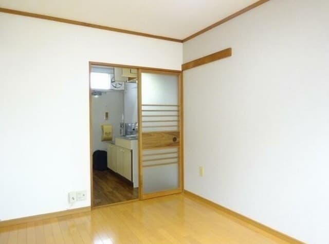 Room image 8