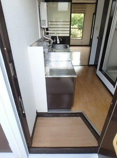 Room image 11