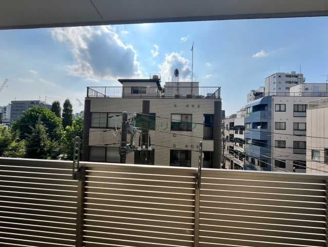 Room image 14