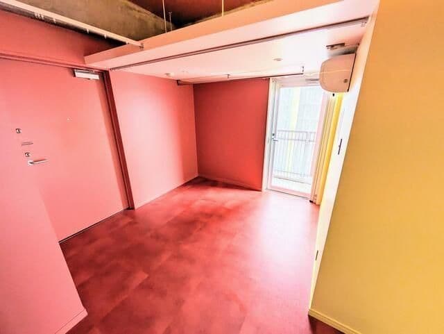 Room image 8
