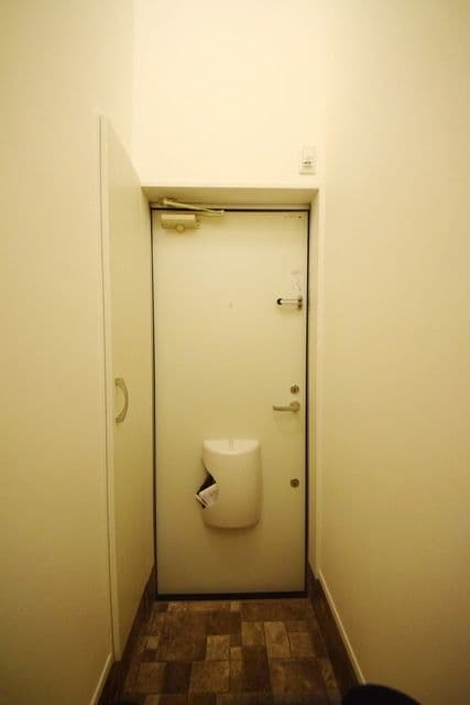 Room image 12
