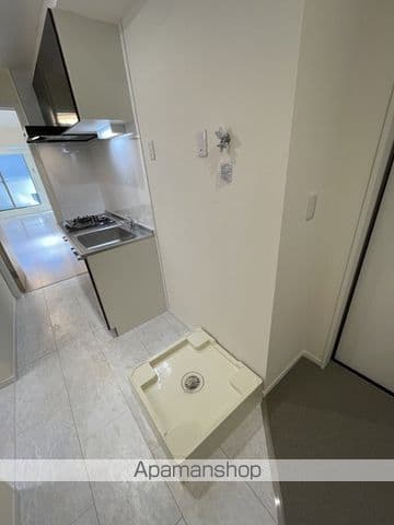 Room image 8