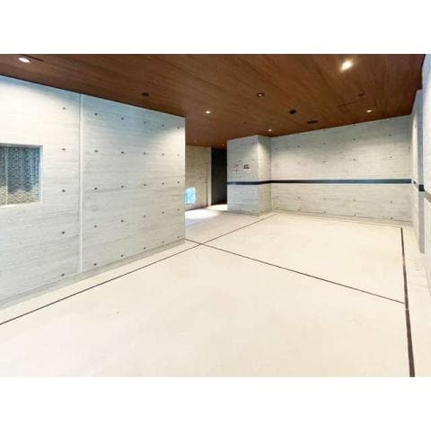 Room image 13