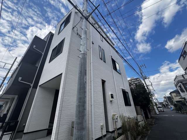 Main exterior of Rb Koret Musashi Urawa 04