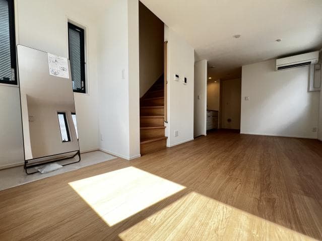 Preview interior of Rb Koret Musashi Urawa 04