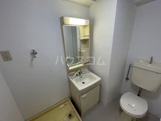 Room image 9