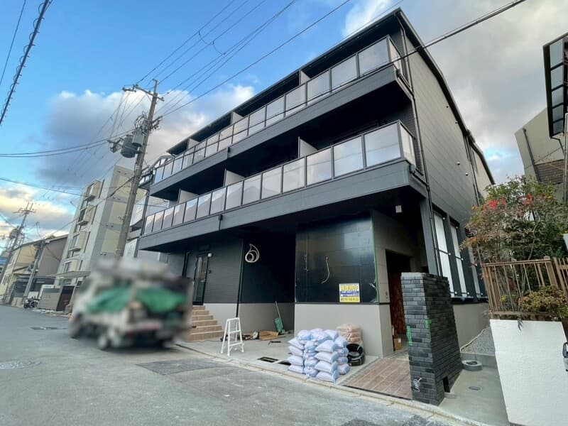 Main exterior of Casa    KM 🌳