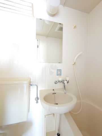Room image 9