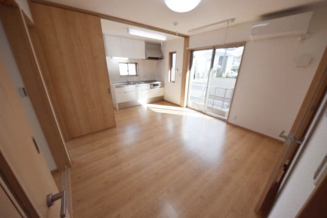 Preview interior of Sunny Grace