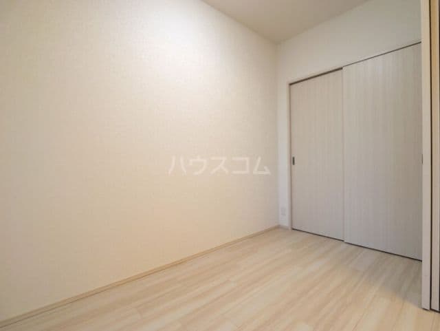 Room image 8