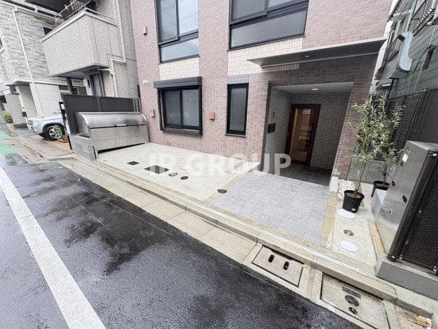 Room image 12